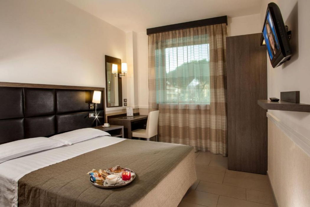 Artis Hotel 10/50