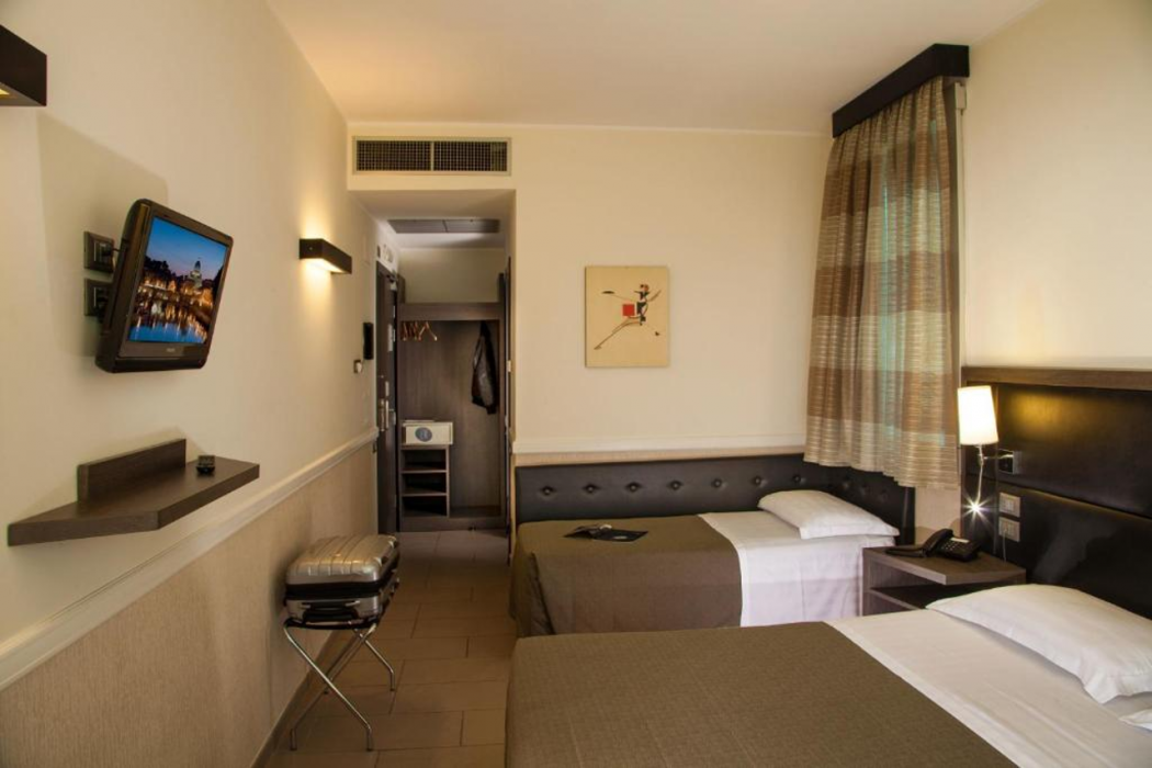 Artis Hotel 18/50