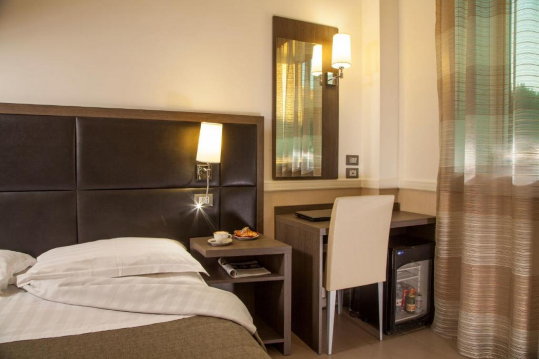 Artis Hotel 11/50