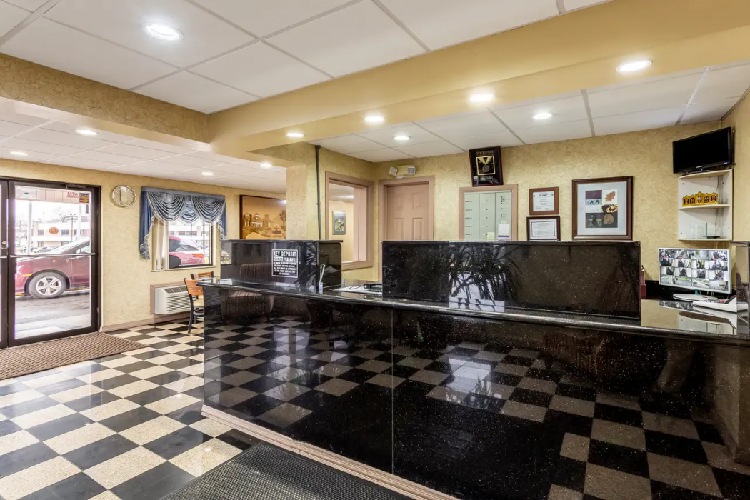 Econo Lodge Morgantown 3/31