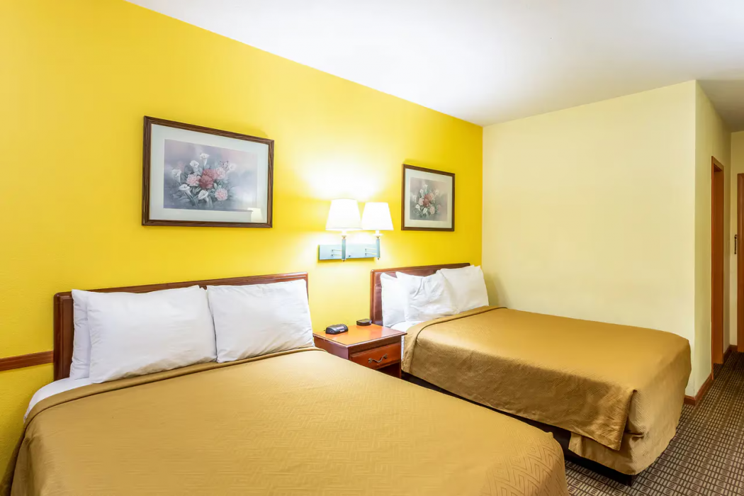 Econo Lodge Morgantown 7/31