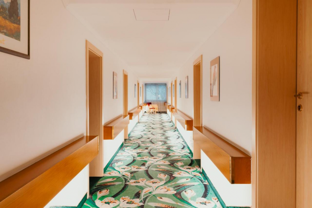 Scherer Hotel 6/52