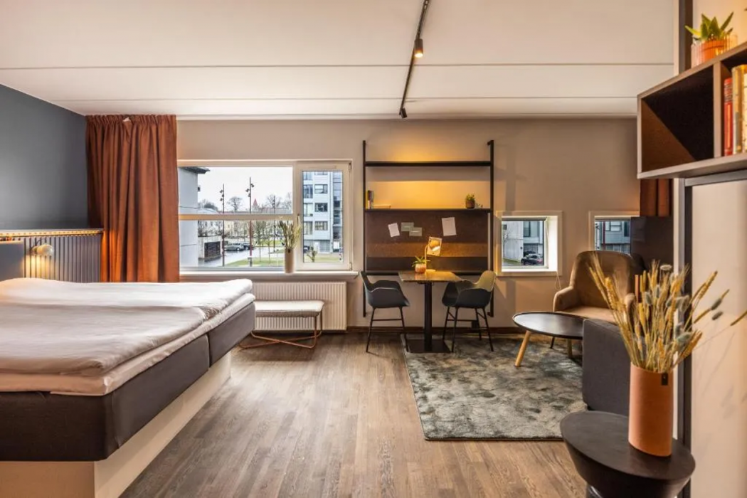 Pier 5 Hotel 13/64