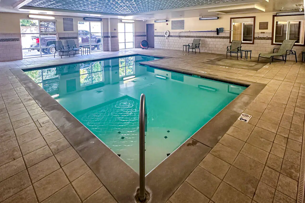 Country Inn & Suites by Radisson, Knoxville at Cedar Bluff, TN 11/11