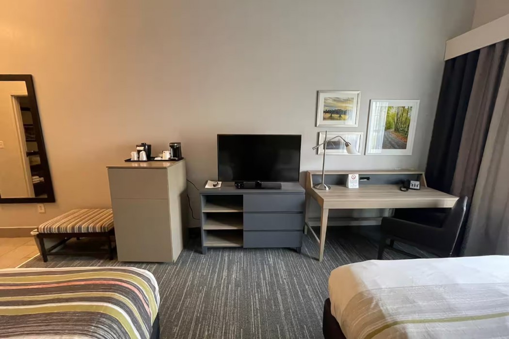 La Quinta Inn & Suites by Wyndham Knoxville West 3/16