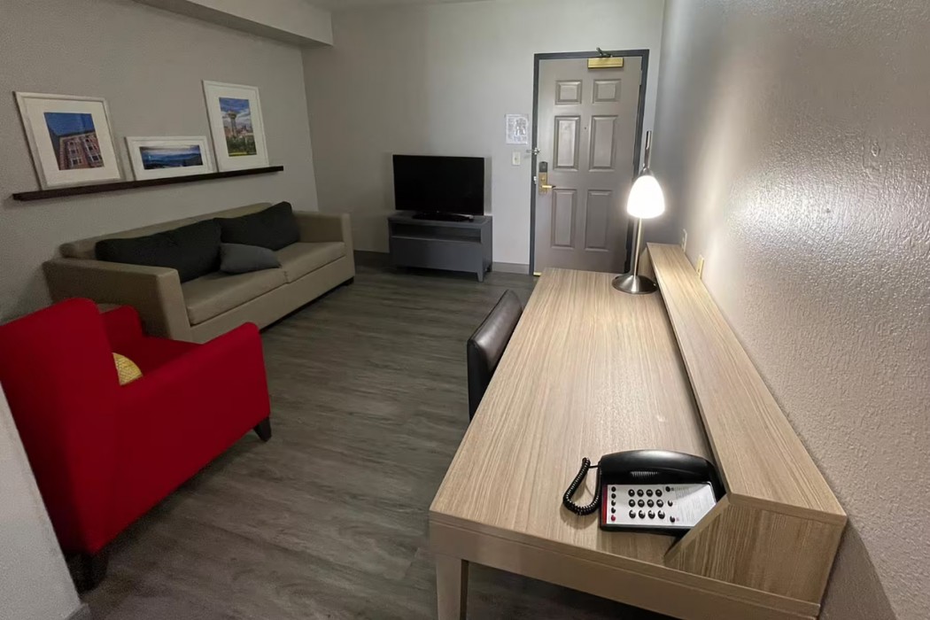 La Quinta Inn & Suites by Wyndham Knoxville West 6/16