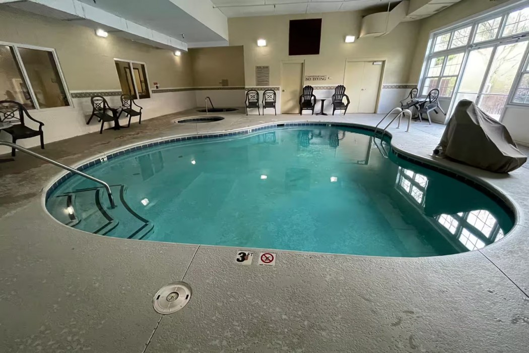 La Quinta Inn & Suites by Wyndham Knoxville West 10/16