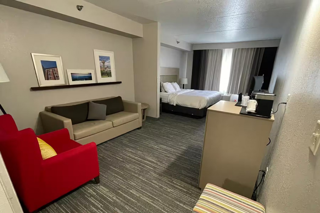 La Quinta Inn & Suites by Wyndham Knoxville West 5/16