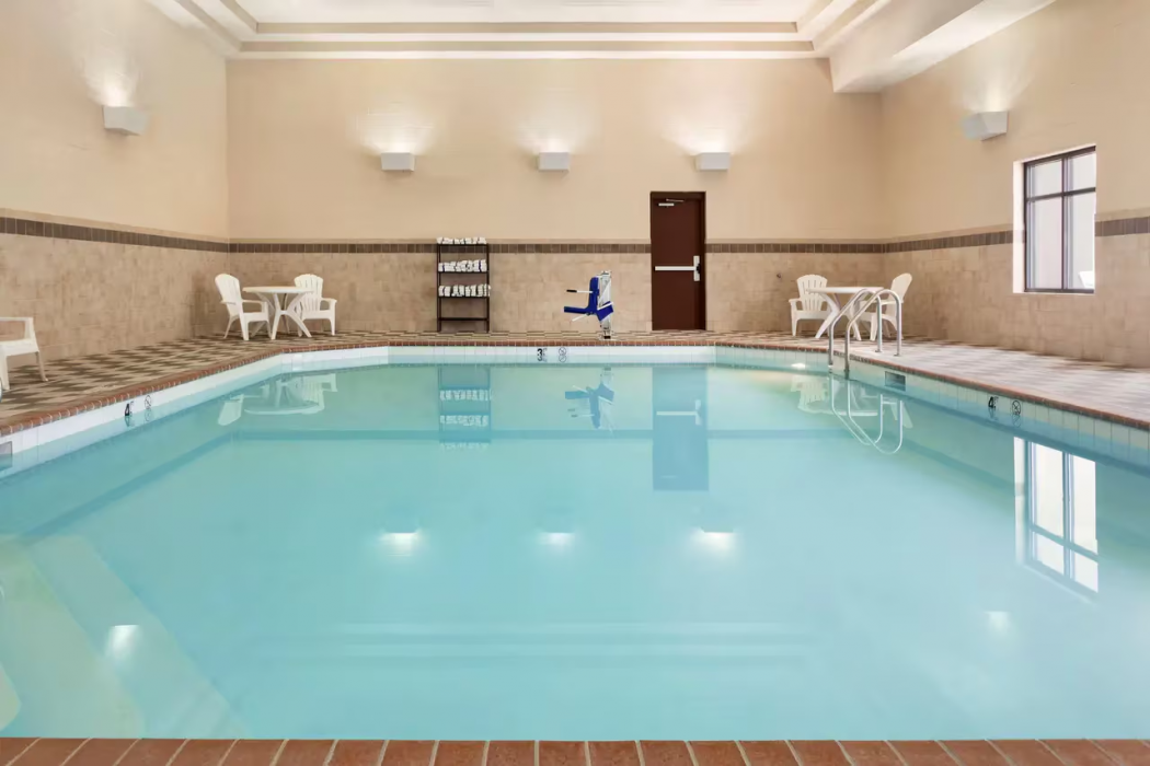 Country Inn & Suites by Radisson Lincoln North Hotel and Conference Center NE 11/22