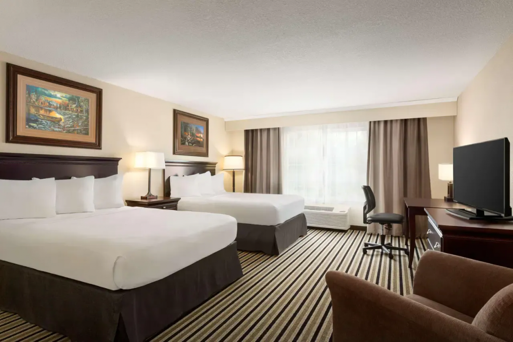 Country Inn & Suites by Radisson, Little Falls, MN 4/14