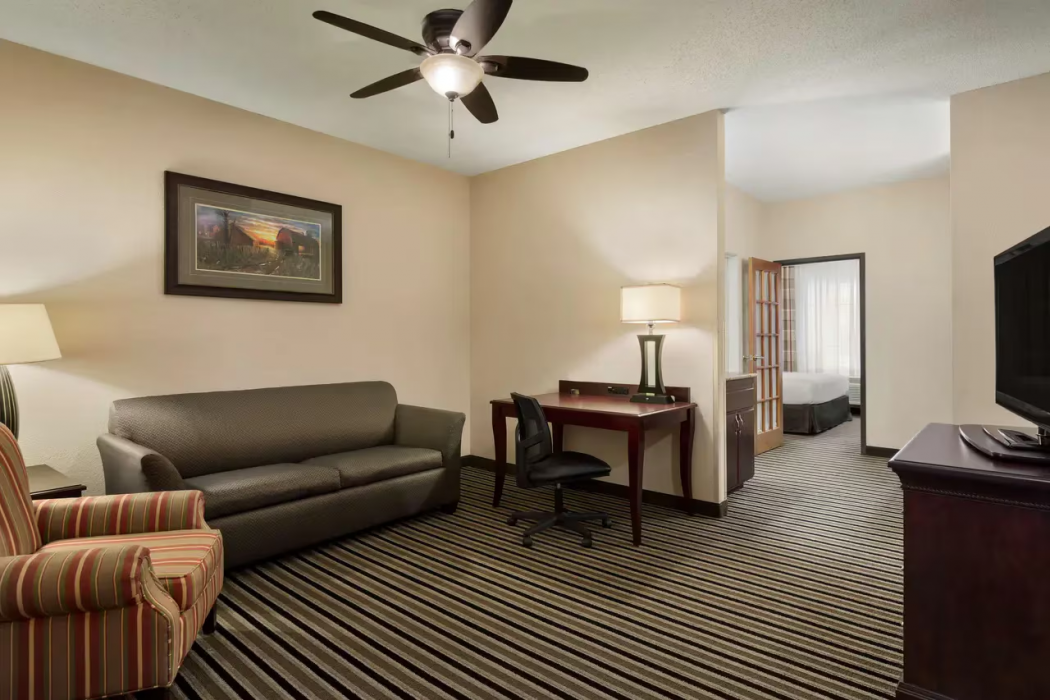 Country Inn & Suites by Radisson, Little Falls, MN 7/14