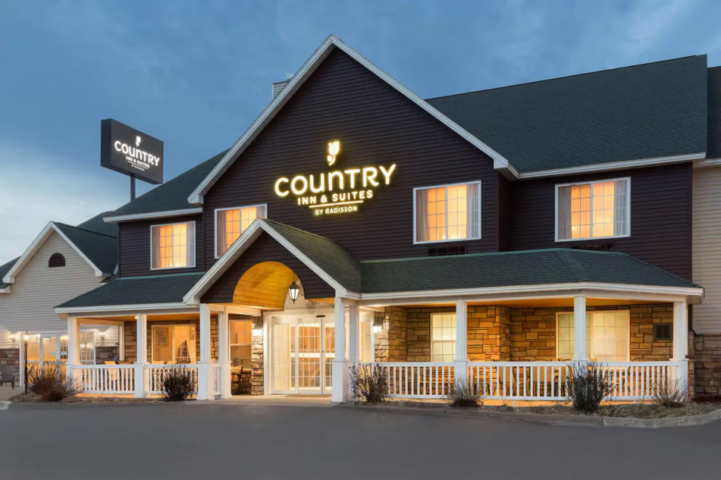 Country Inn & Suites by Radisson, Little Falls, MN 1/14