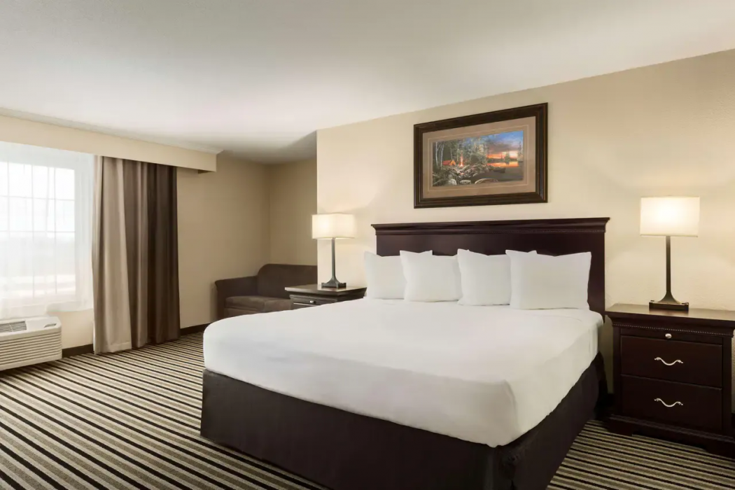 Country Inn & Suites by Radisson, Little Falls, MN 6/14