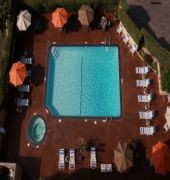 USC Hotel 18/51