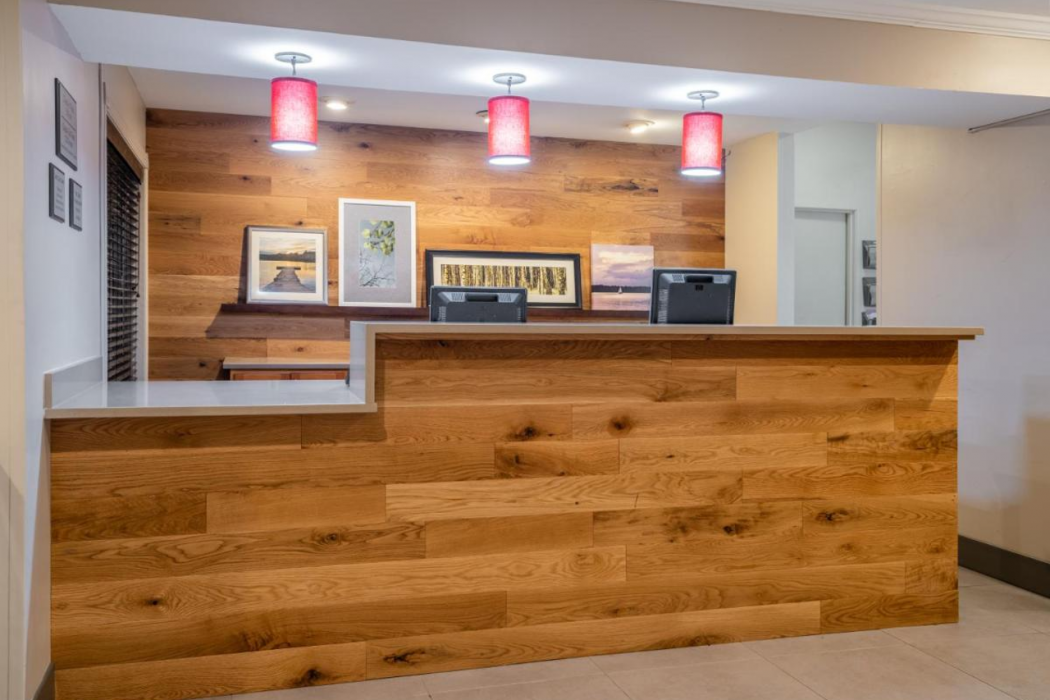 Country Inn & Suites by Radisson Maumee - Toledo 2/13