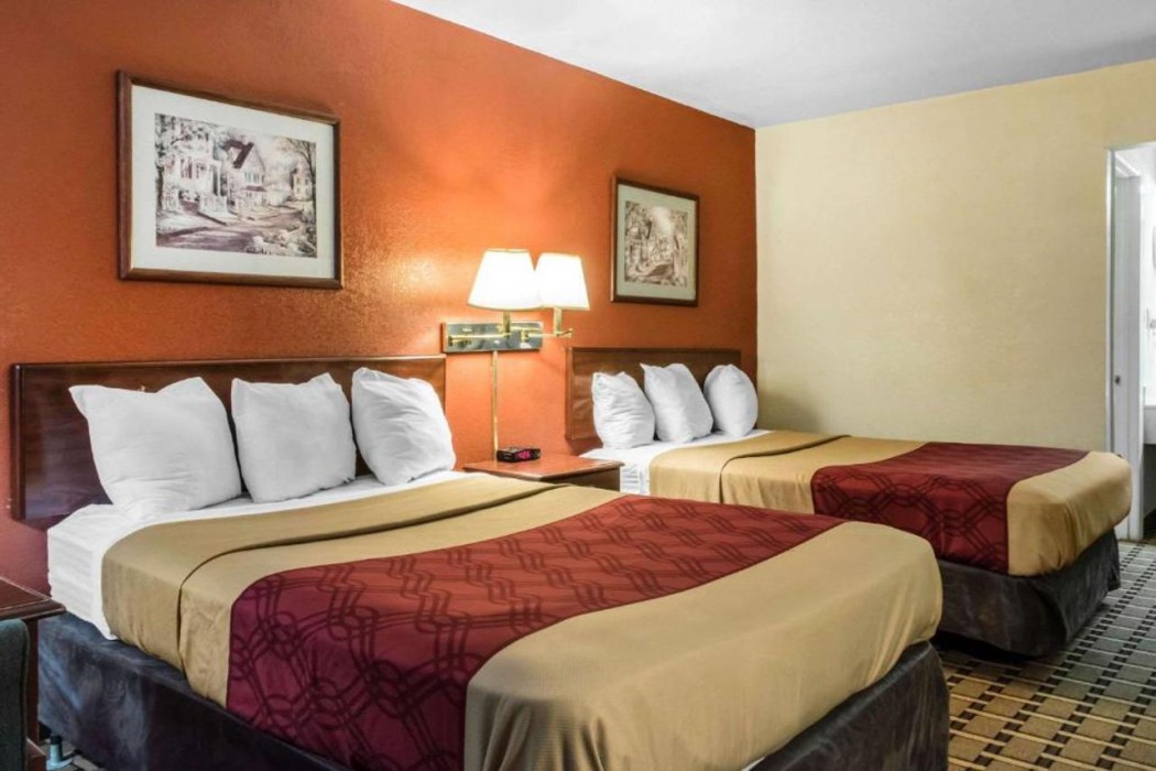 Econo Lodge Carlisle Central 7/24