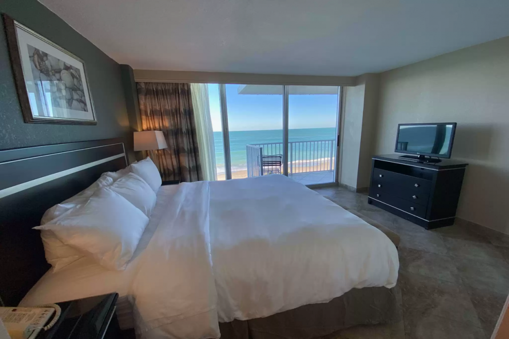 Radisson Suite Hotel Oceanfront 8/64