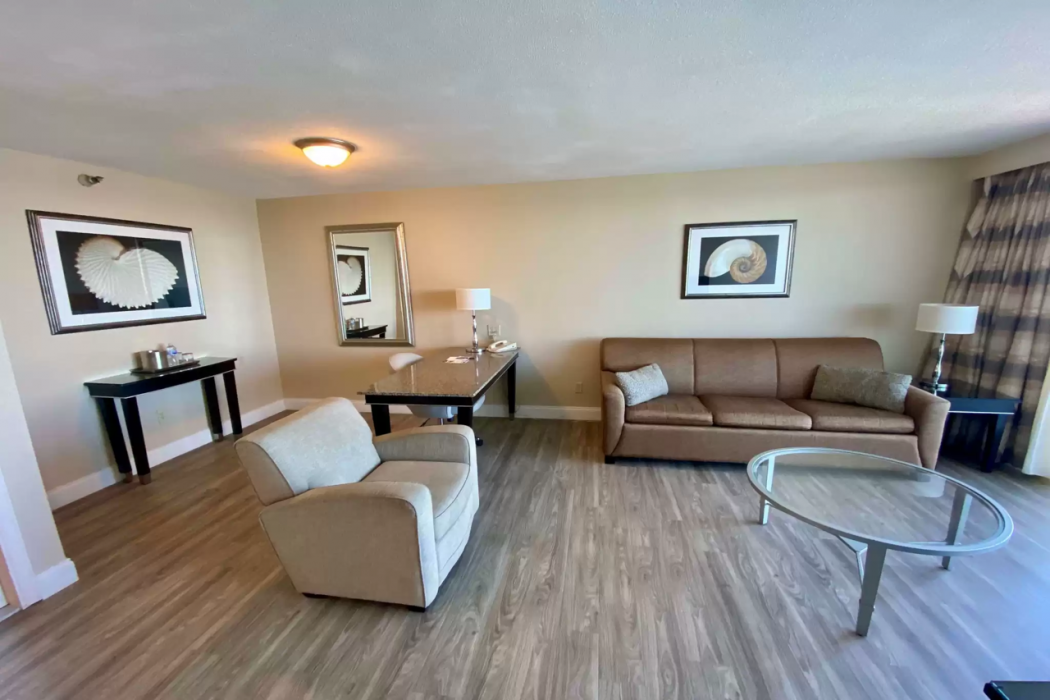 Radisson Suite Hotel Oceanfront 37/64