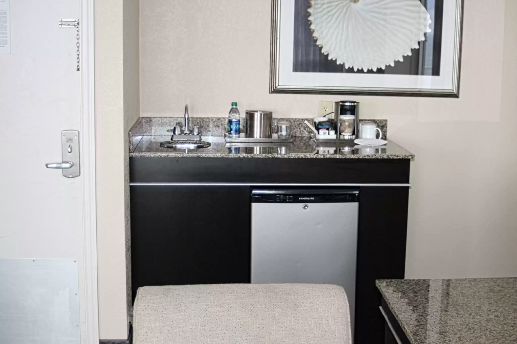 Radisson Suite Hotel Oceanfront 35/64