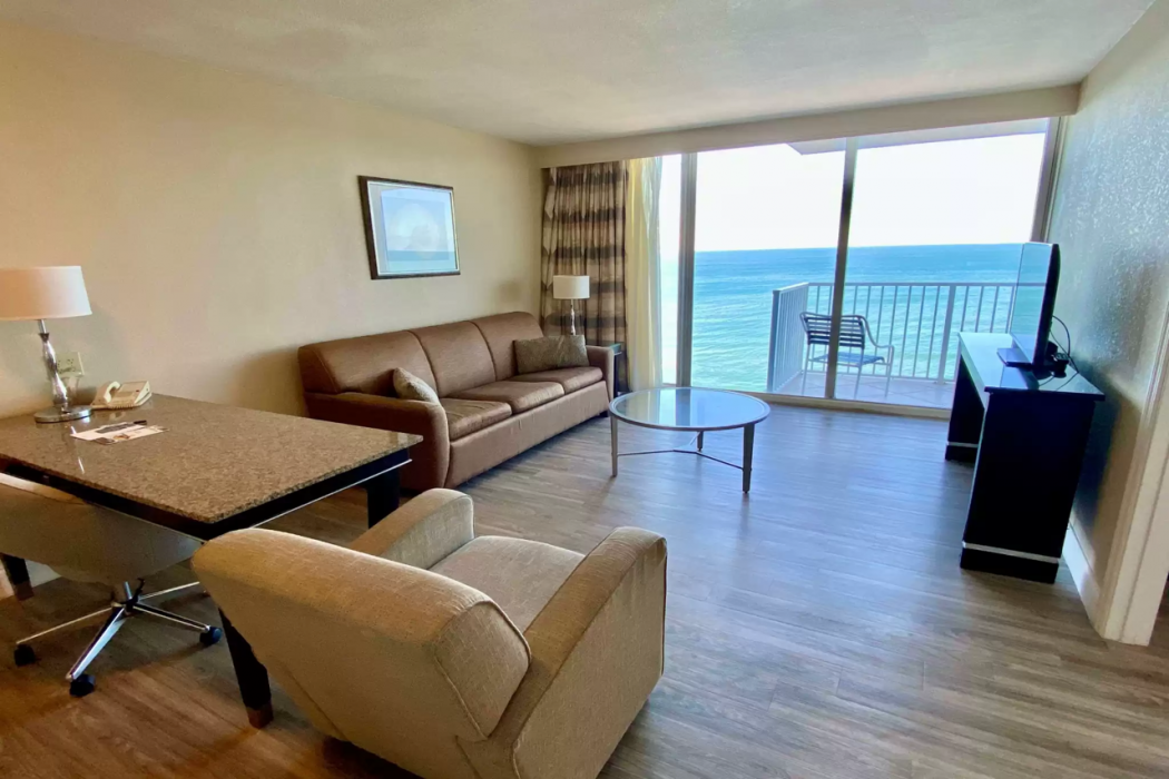 Radisson Suite Hotel Oceanfront 38/64