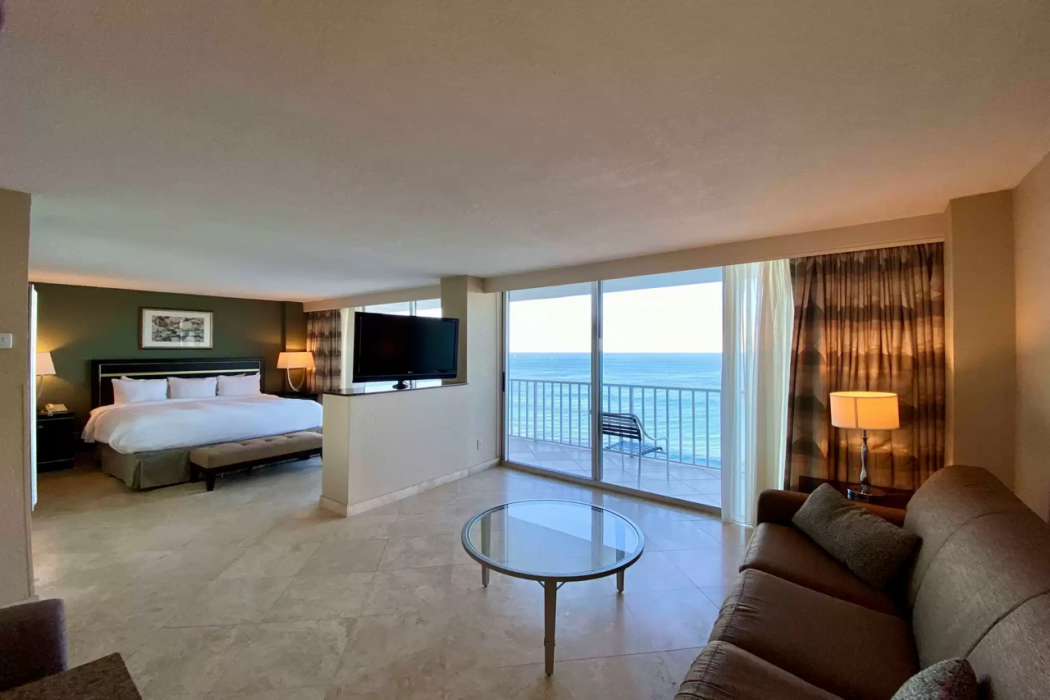 Radisson Suite Hotel Oceanfront 14/64