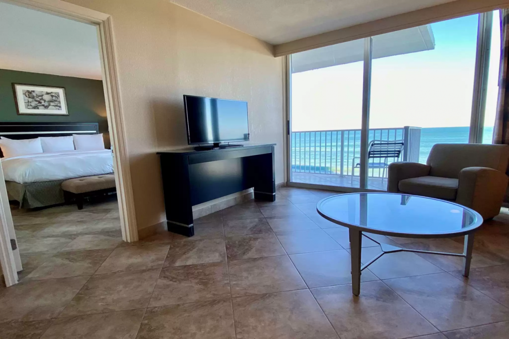 Radisson Suite Hotel Oceanfront 15/64