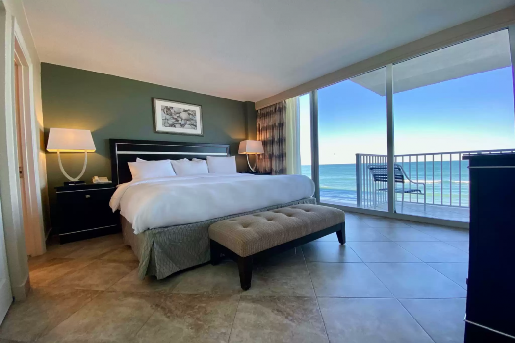 Radisson Suite Hotel Oceanfront 9/64