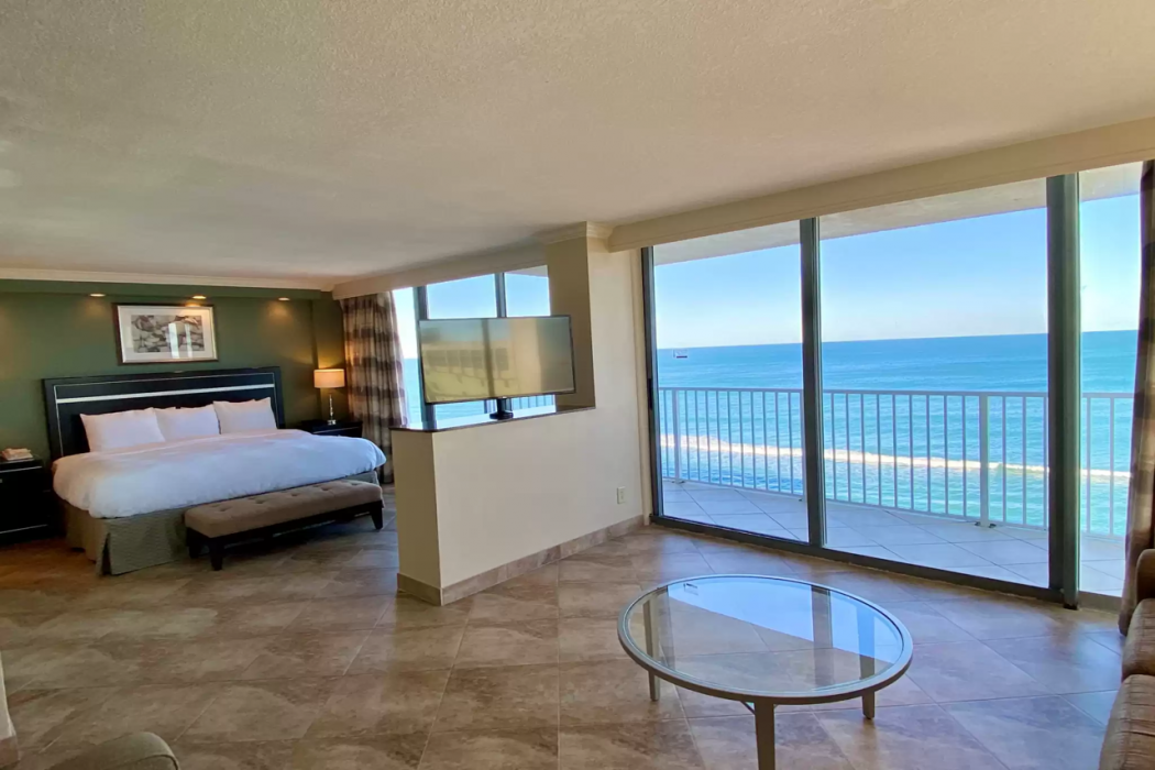 Radisson Suite Hotel Oceanfront 10/64
