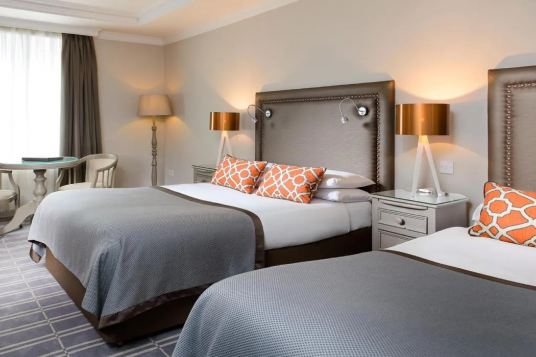 Meadowlands Hotel 11/50