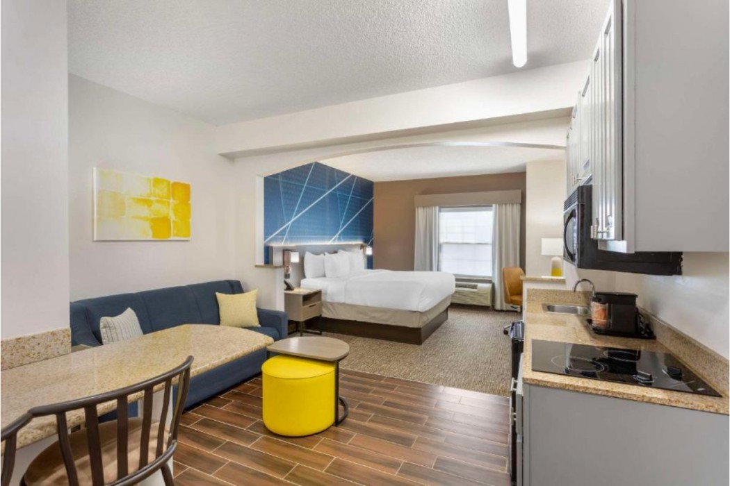 Comfort Suites East Brunswick - South River 8/35