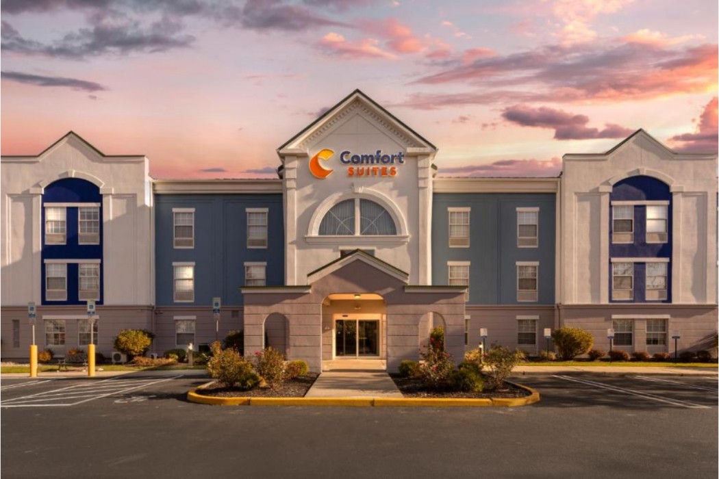 Comfort Suites East Brunswick - South River 1/35