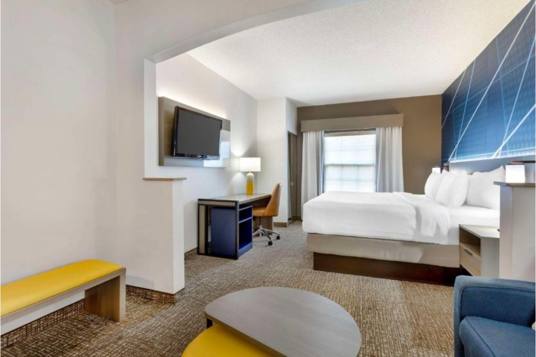 Comfort Suites East Brunswick - South River 10/35