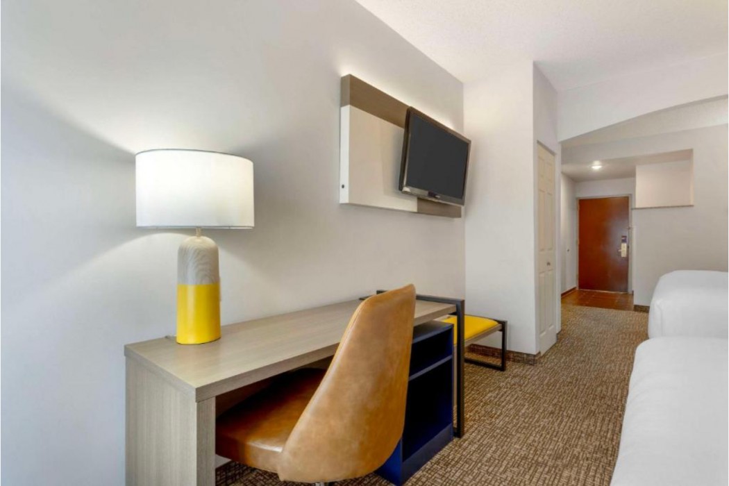 Comfort Suites East Brunswick - South River 14/35