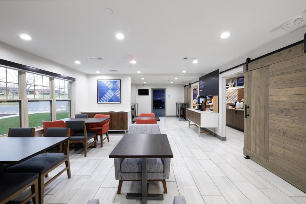 Holiday Inn Express & Suites Zion By IHG 19/43