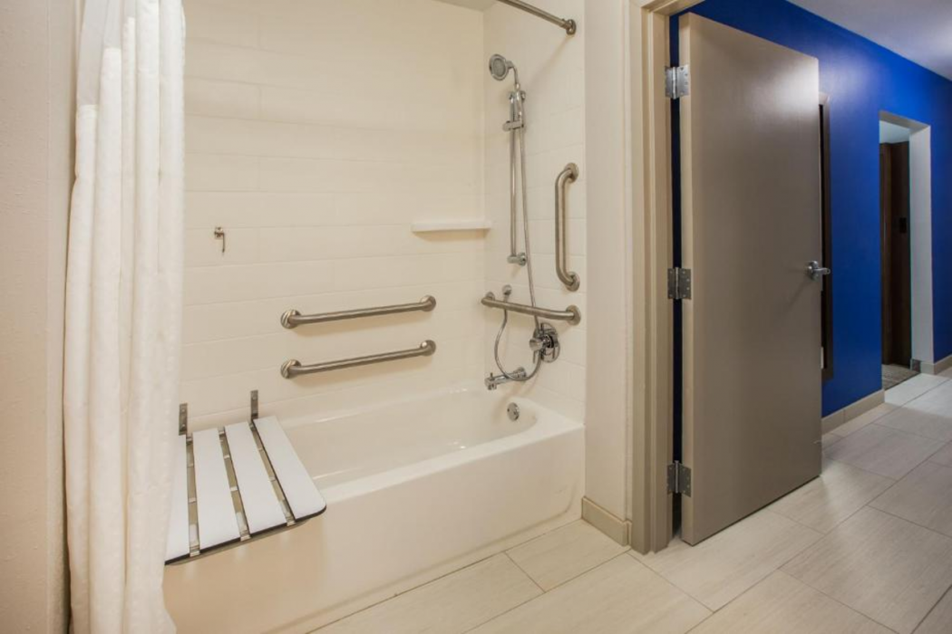 Holiday Inn Express & Suites Zion By IHG 21/43