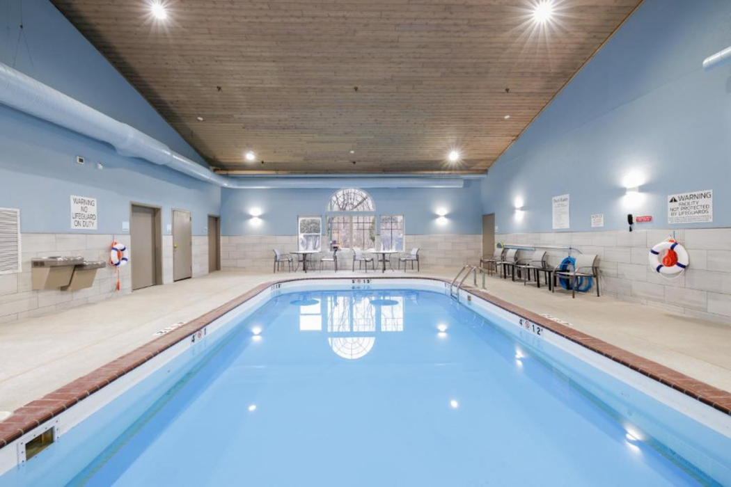 Holiday Inn Express & Suites Zion By IHG 28/43