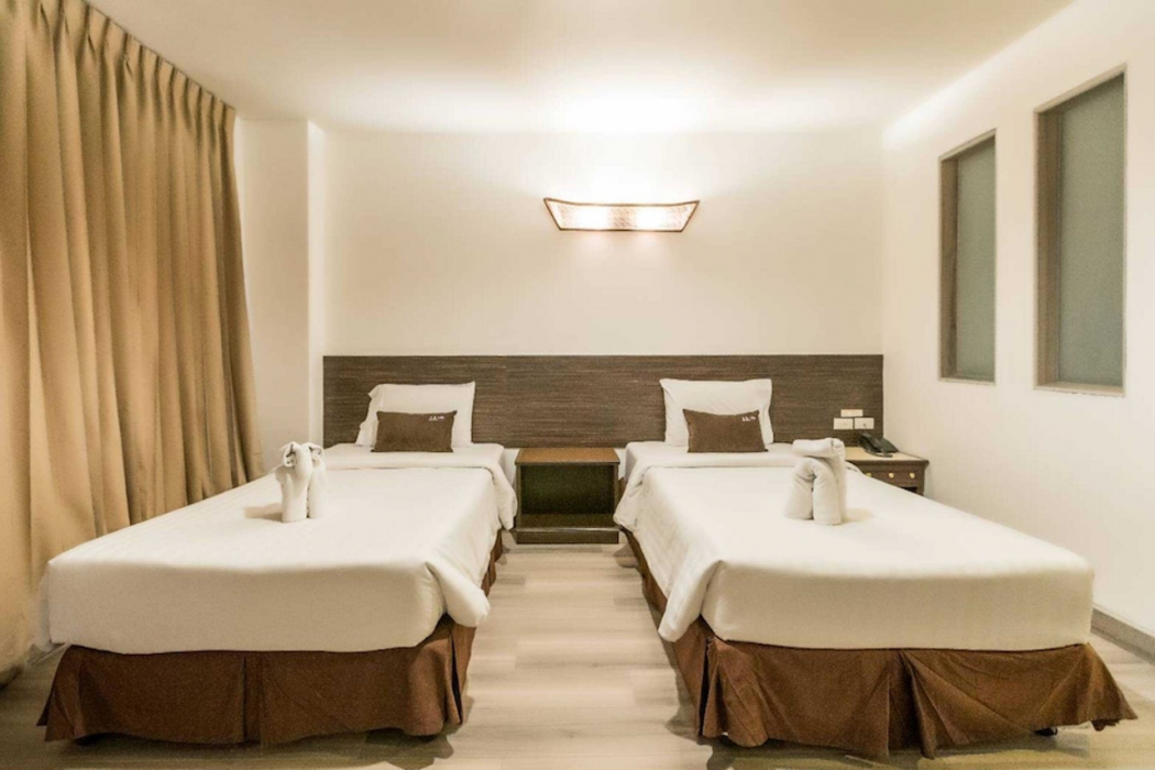 Sunday JA Plus Hotel 21/65