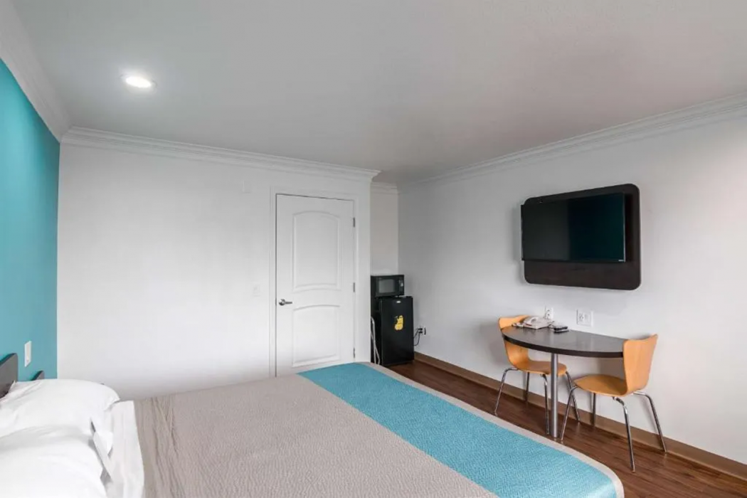 Motel6 Norwalk, CA 12/43