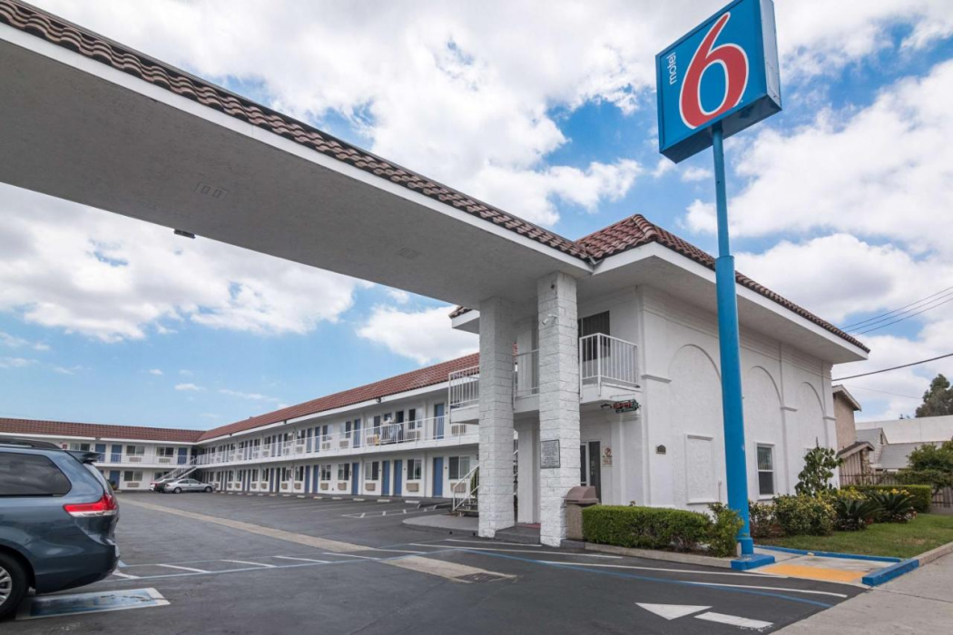 Motel6 Norwalk, CA 2/43