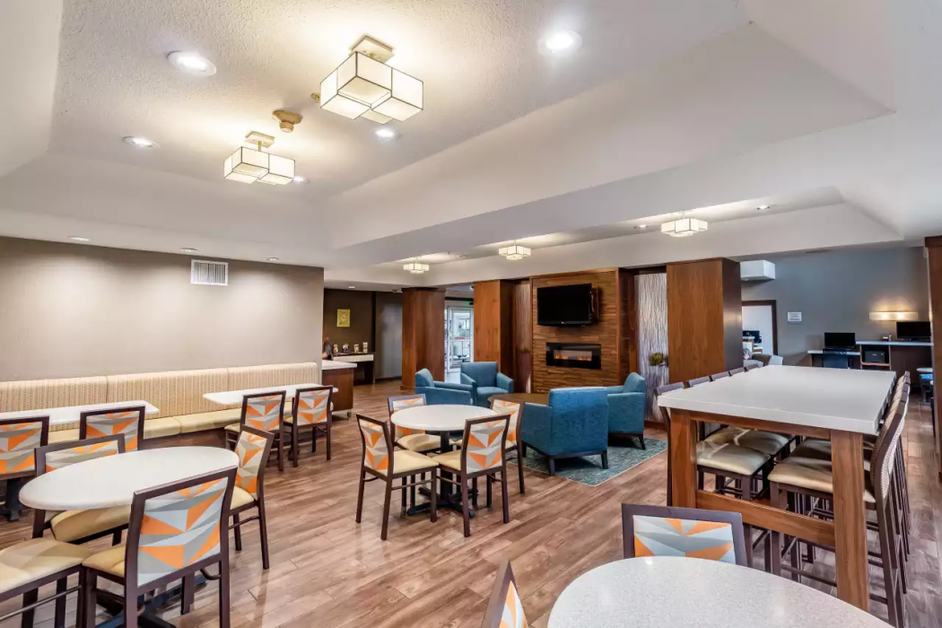 Clarion Hotel Portland International Airport 10/11