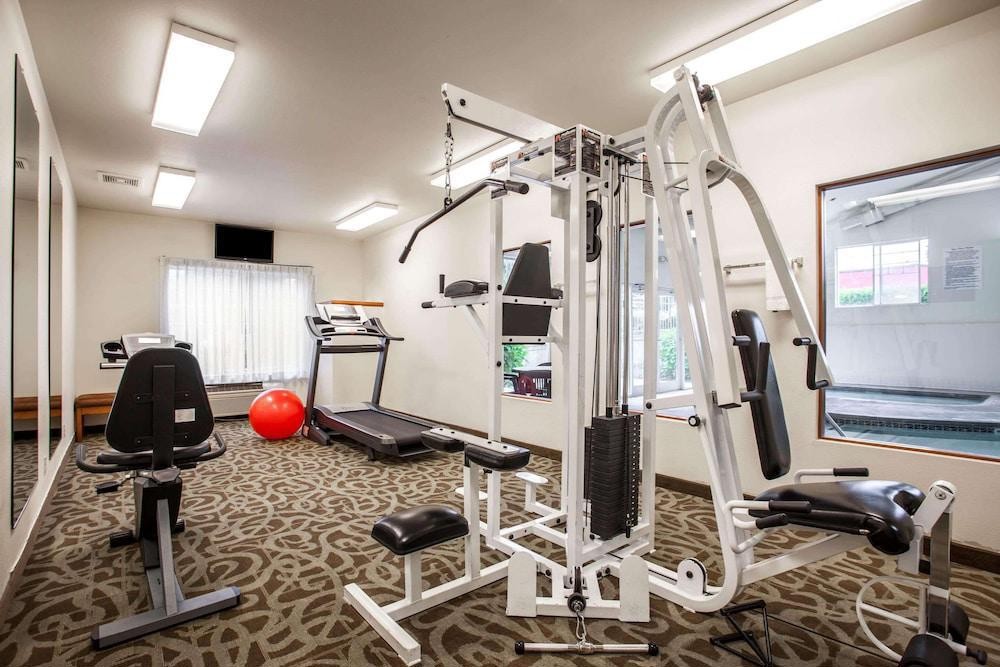 Quality Inn & Suites Federal Way - Seattle 24/33