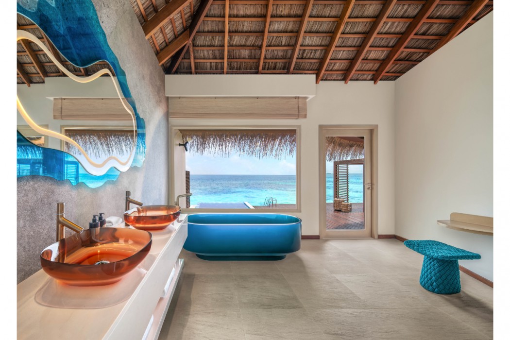W Maldives 54/135