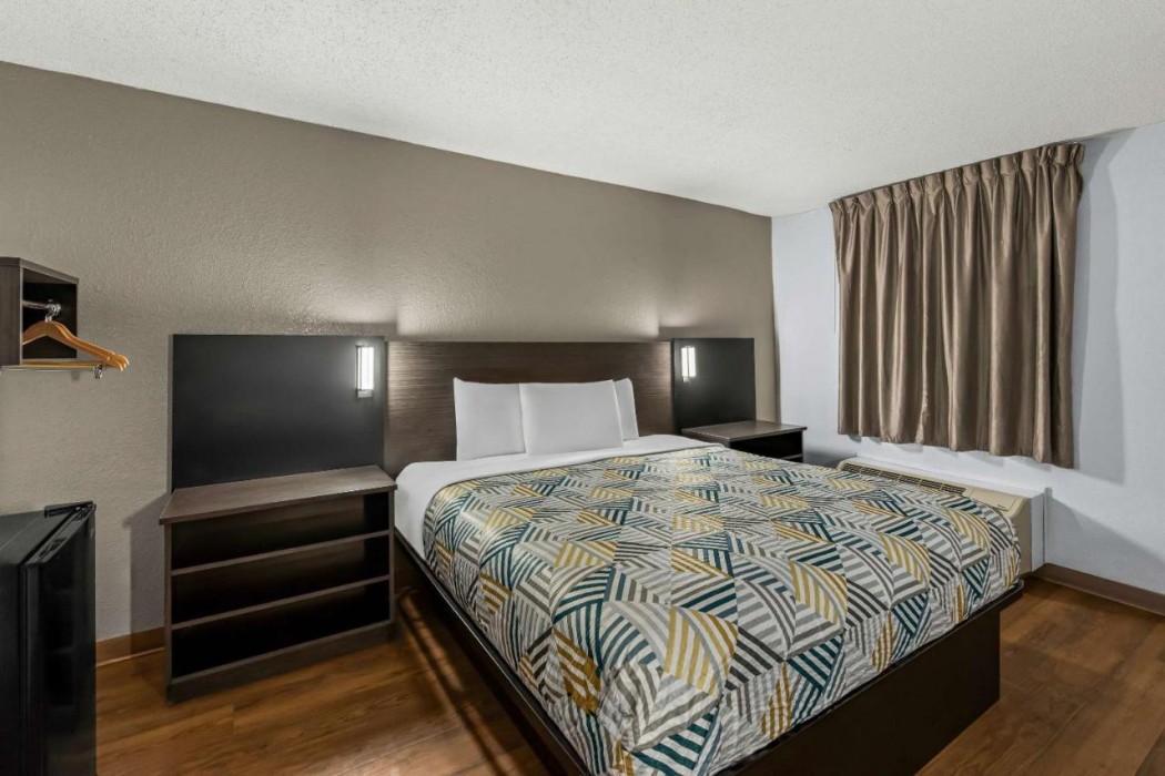 Motel6 Lester, PA - Philadelphia Airport 6/23