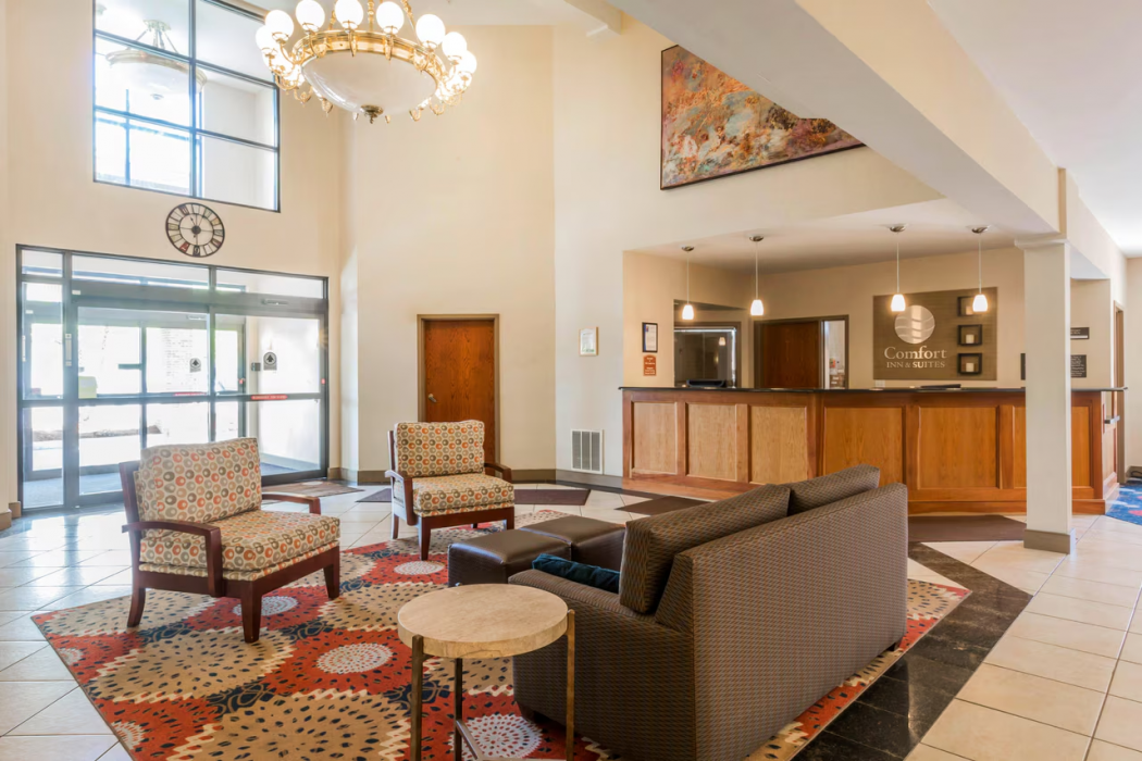 Comfort Inn & Suites South Burlington near University 3/24