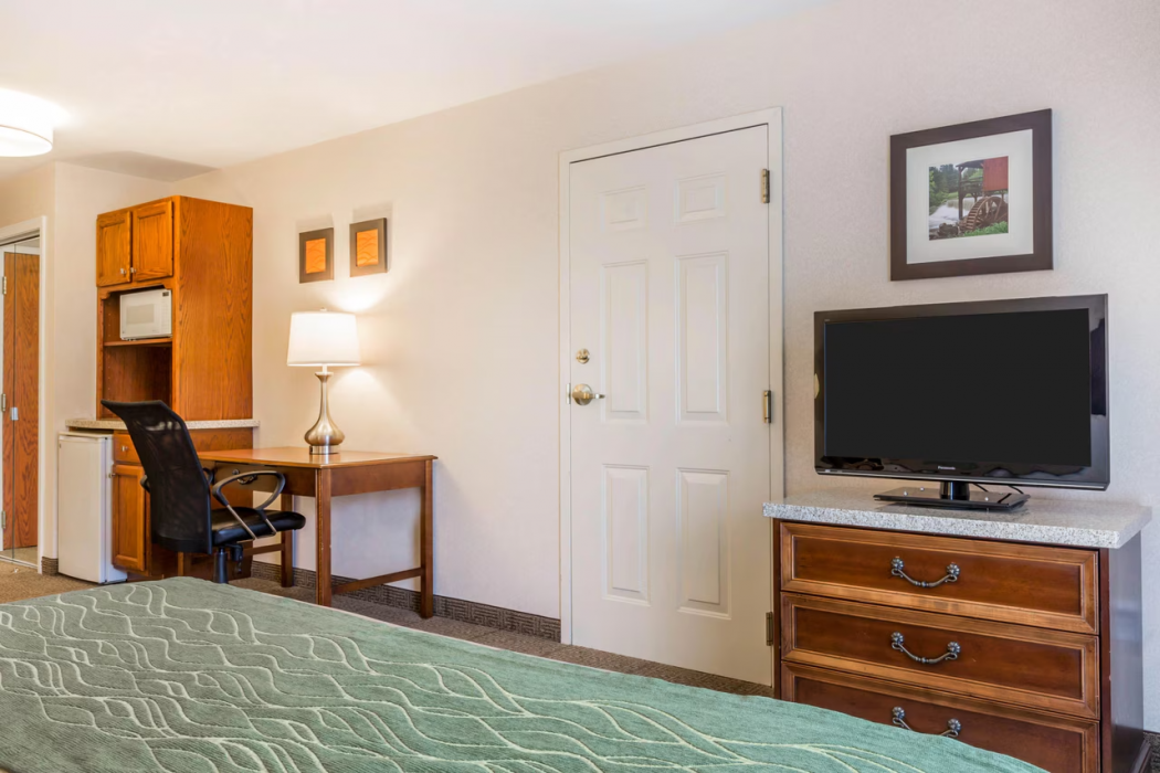 Comfort Inn & Suites South Burlington near University 12/24