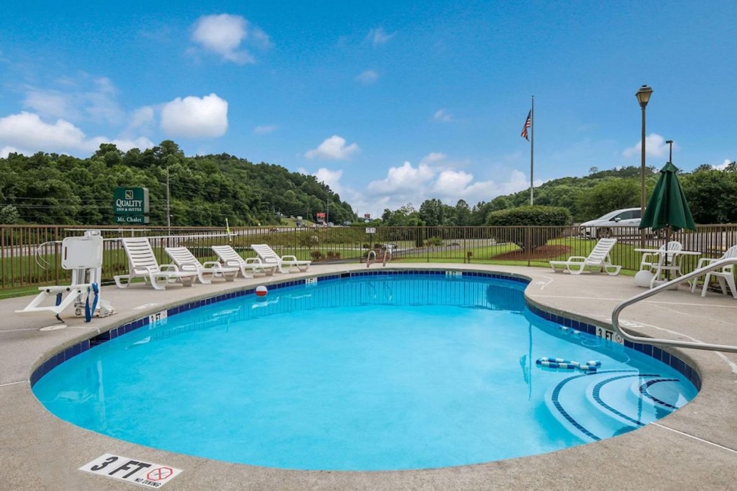 Quality Inn & Suites Mt. Chalet 24/36