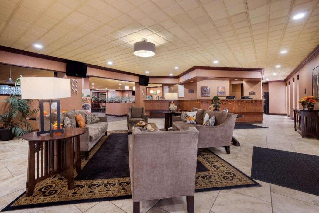 Quality Inn & Suites Syracuse Fairgrounds 13/27