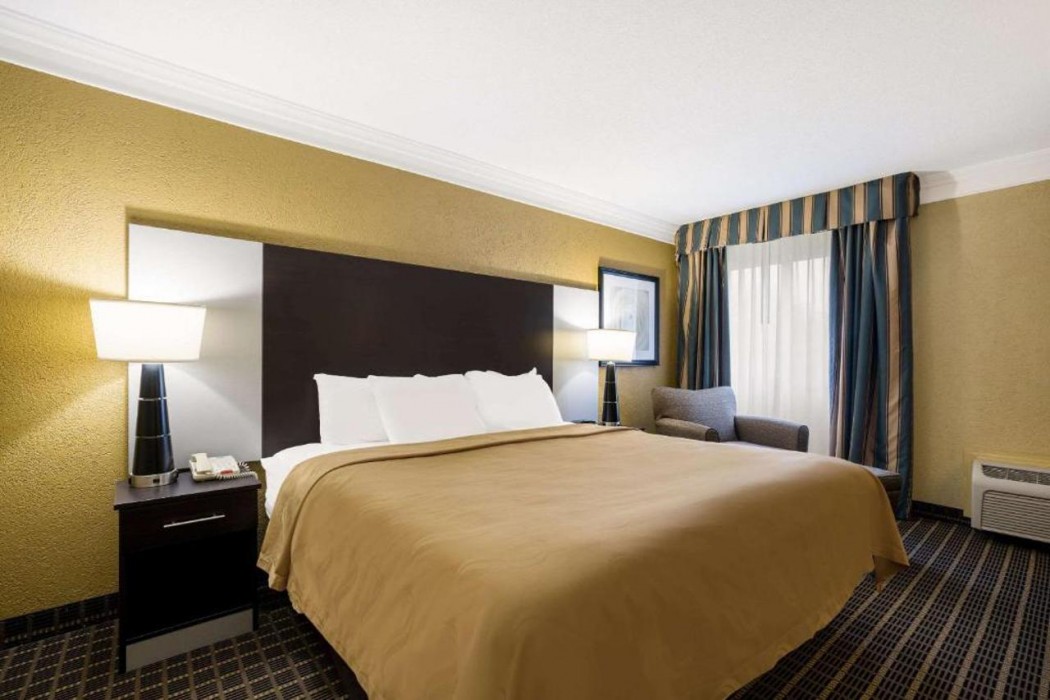Quality Inn & Suites Syracuse Fairgrounds 10/27