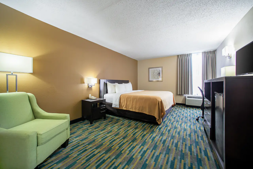 Quality Inn Near Six Flags St. Louis 11/24