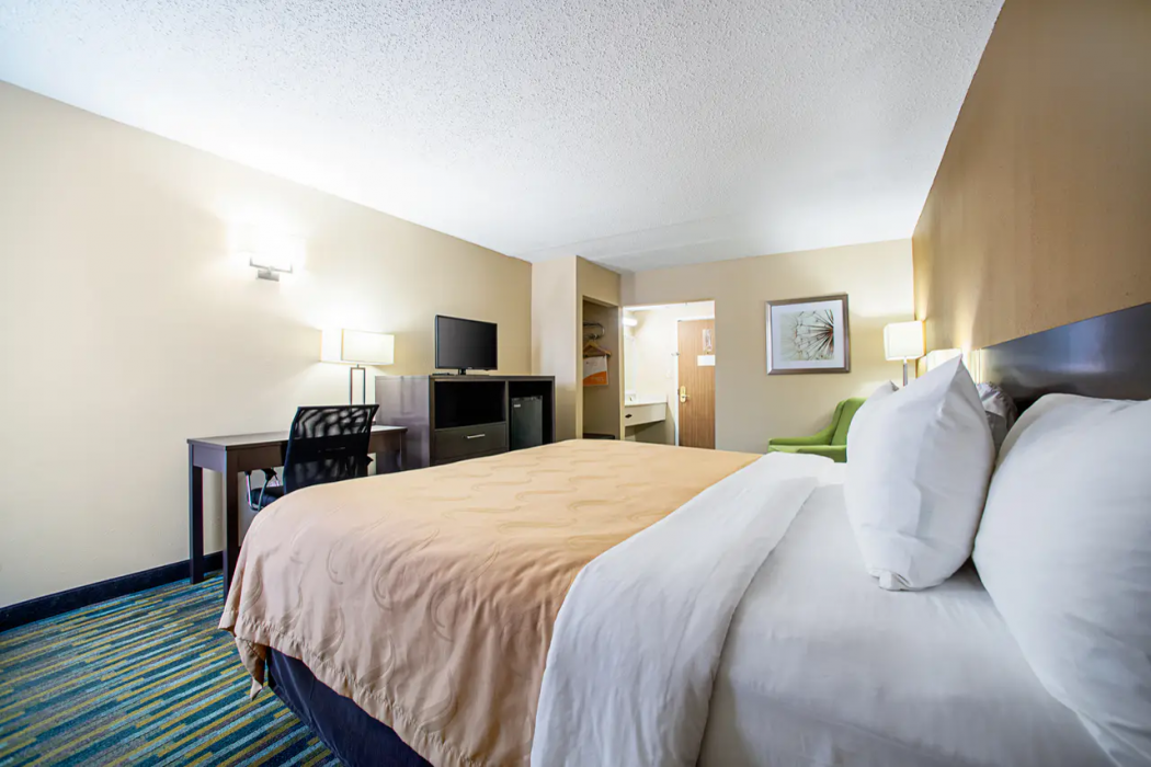 Quality Inn Near Six Flags St. Louis 10/24